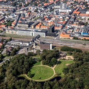  Luftfoto af Herning Centrum set fra syd mod nord med Sdr Anlæg i forgrunden.